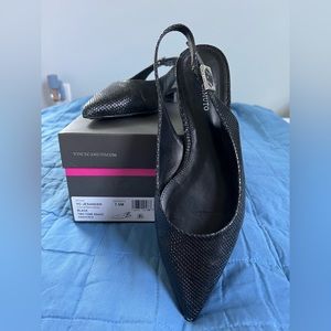 Vince Camuto Jesander slingback flat snakeskin 7.5